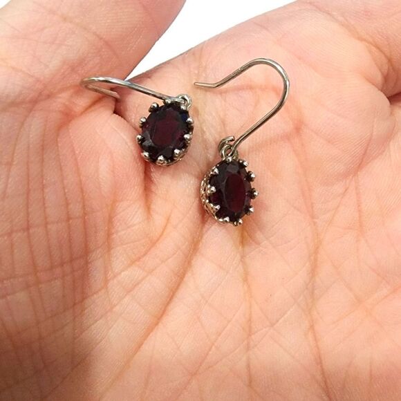 Elegant Silver and Garnet Gemstone Earrings - Picture 1 of 2